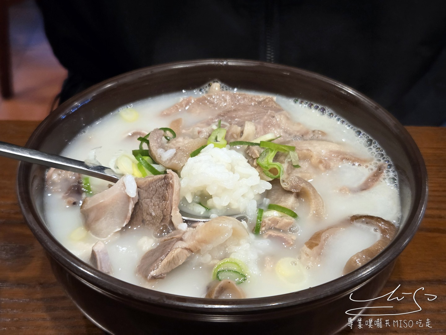 大川湯飯鐘路直營店(대천국밥종로직영점)｜大邱美食推薦，牛骨湯熬煮湯底，半月堂站好吃豬肉湯飯！