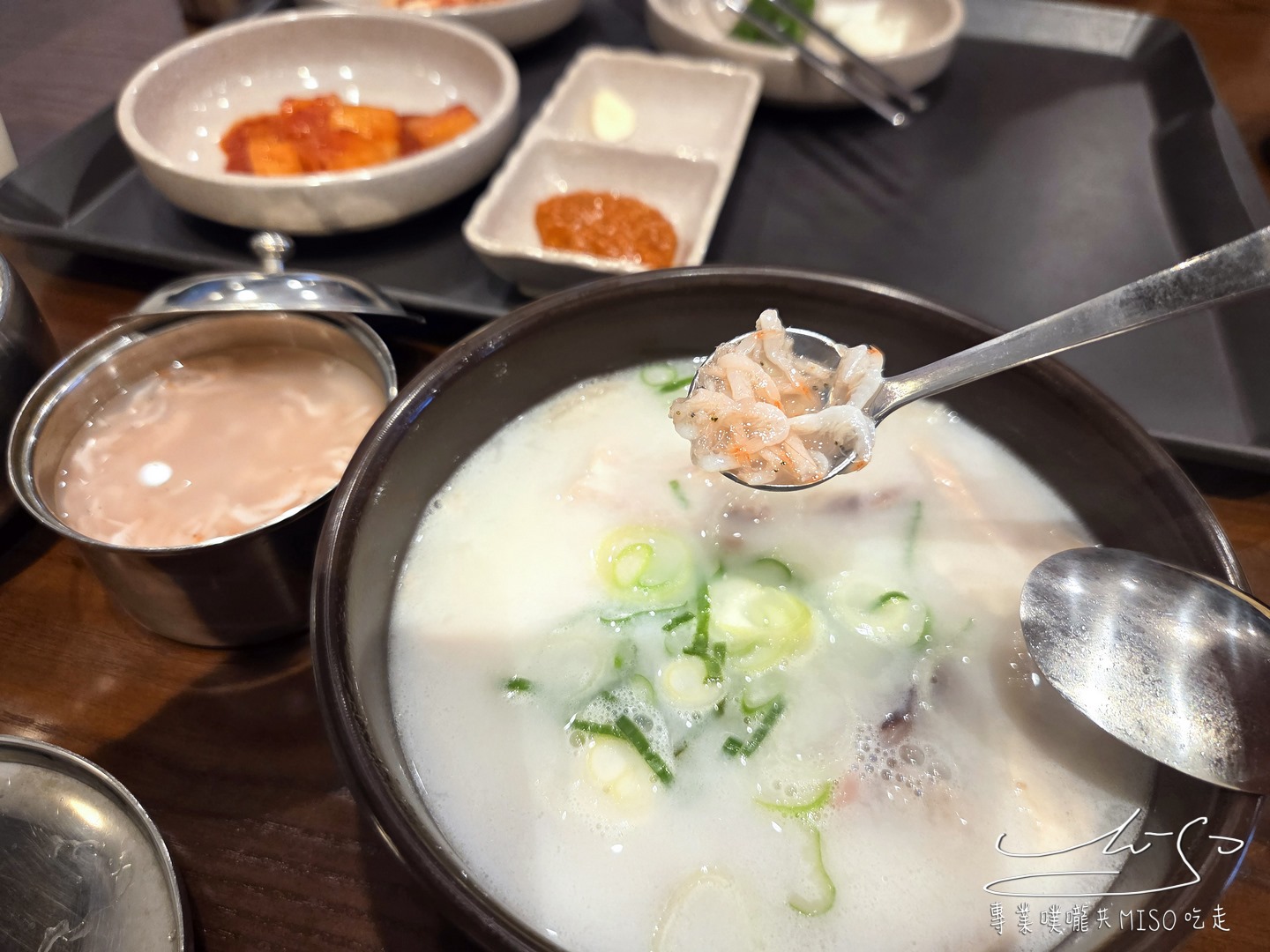 大川湯飯鐘路直營店(대천국밥종로직영점)｜大邱美食推薦，牛骨湯熬煮湯底，半月堂站好吃豬肉湯飯！