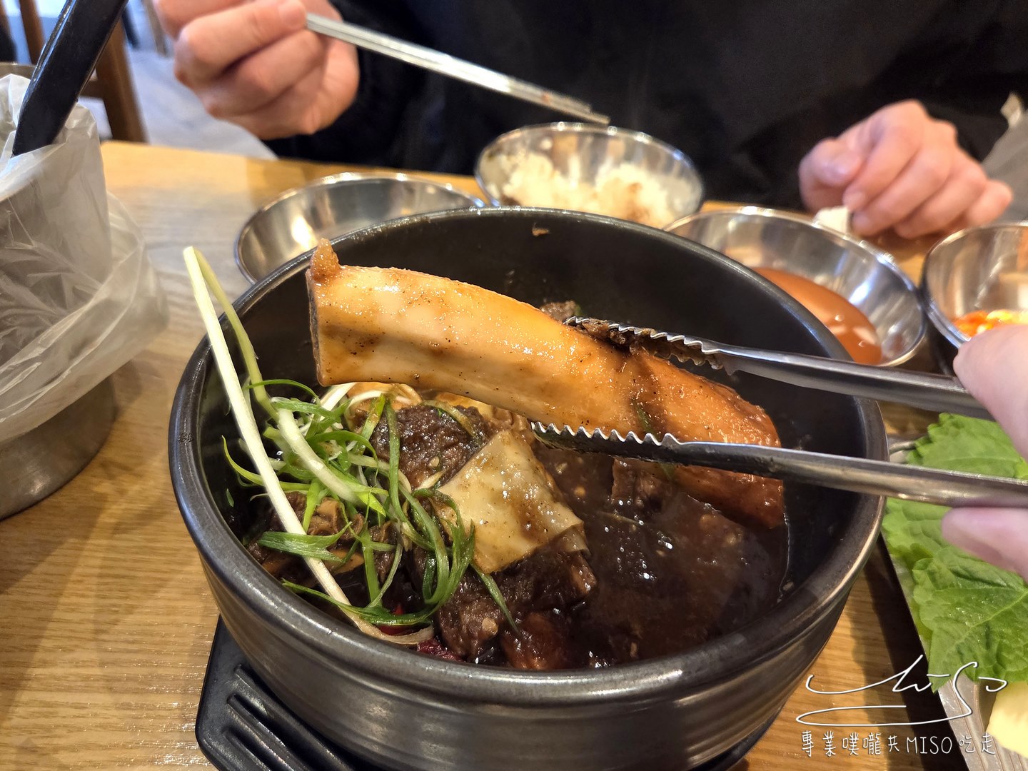 巨松燉排骨거송갈비찜|大邱必吃美食,藥草燉排骨加上秘製醬汁,骨肉分離、軟嫩入味!包菜拌飯都好吃! - 第12張圖 巨松燉排骨거송갈비찜|大邱必吃美食,藥草燉排骨加上秘製醬汁,骨肉分離、軟嫩入味!包菜拌飯都好吃!