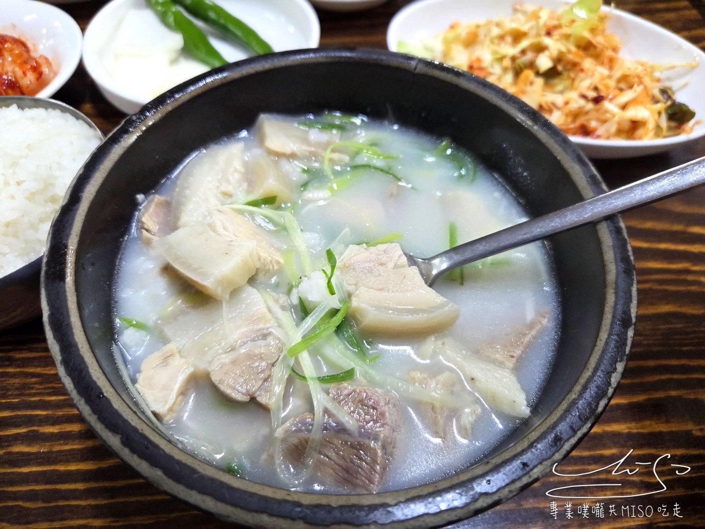 8號食堂|8번식당大邱必吃美食!白切肉厚度十足,Q彈鮮美,完全沒有豬腥味!還可以生菜包肉! - 第11張圖 8號食堂|8번식당大邱必吃美食!白切肉厚度十足,Q彈鮮美,完全沒有豬腥味!還可以生菜包肉!