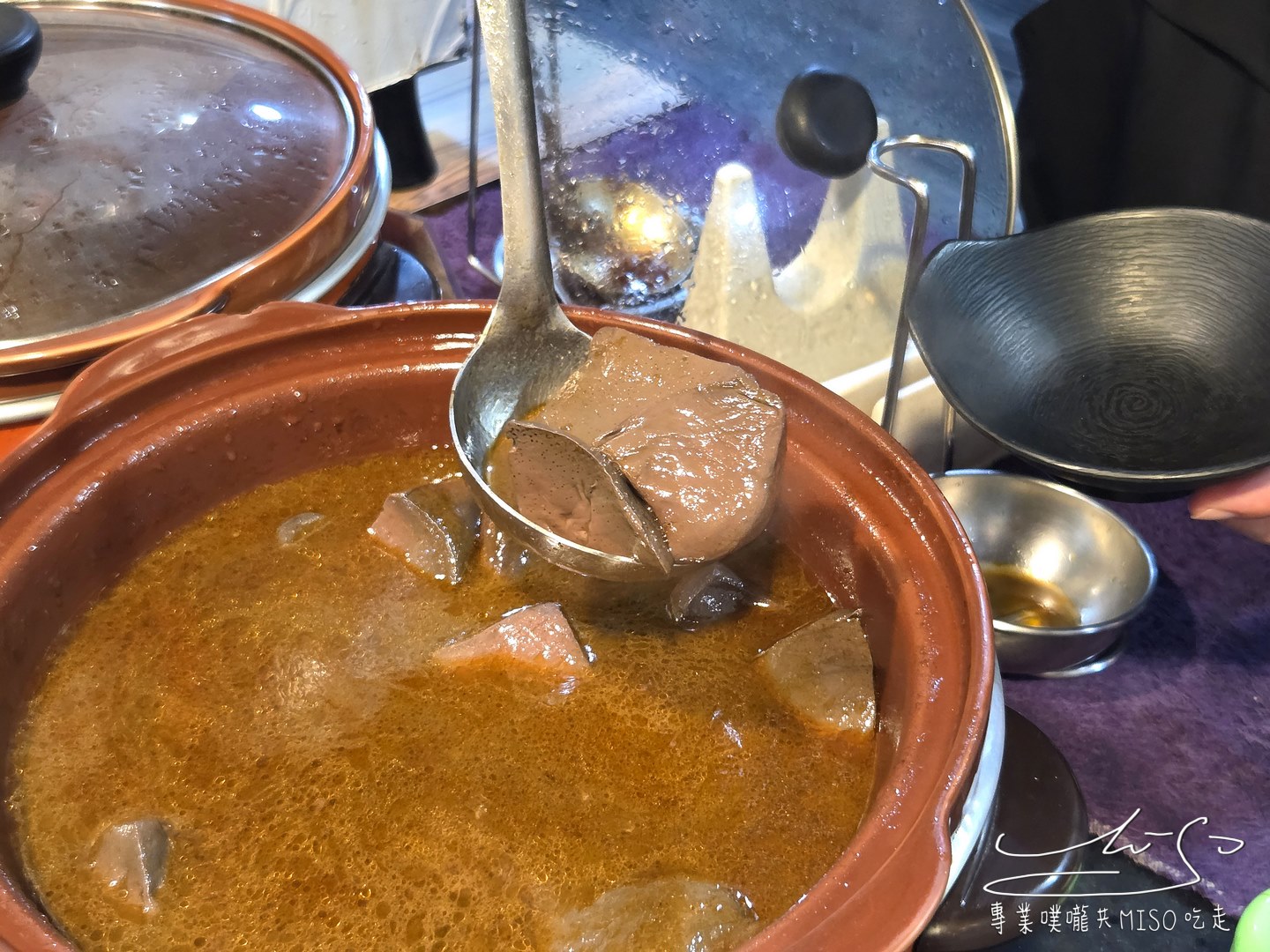 我!就厲害燒烤江翠珍饌店｜599元燒肉吃到飽，雞豬牛海鮮無限吃！蔬菜、甜點通通有，江子翠捷運站出口就到！