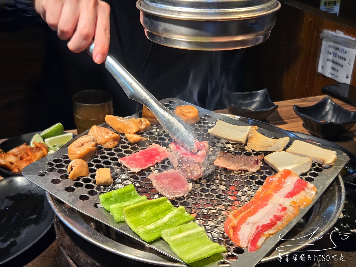 我!就厲害燒烤江翠珍饌店｜599元燒肉吃到飽，雞豬牛海鮮無限吃！蔬菜、甜點通通有，江子翠捷運站出口就到！