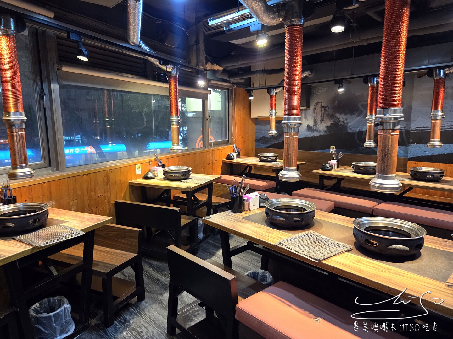 我!就厲害燒烤江翠珍饌店｜599元燒肉吃到飽，雞豬牛海鮮無限吃！蔬菜、甜點通通有，江子翠捷運站出口就到！