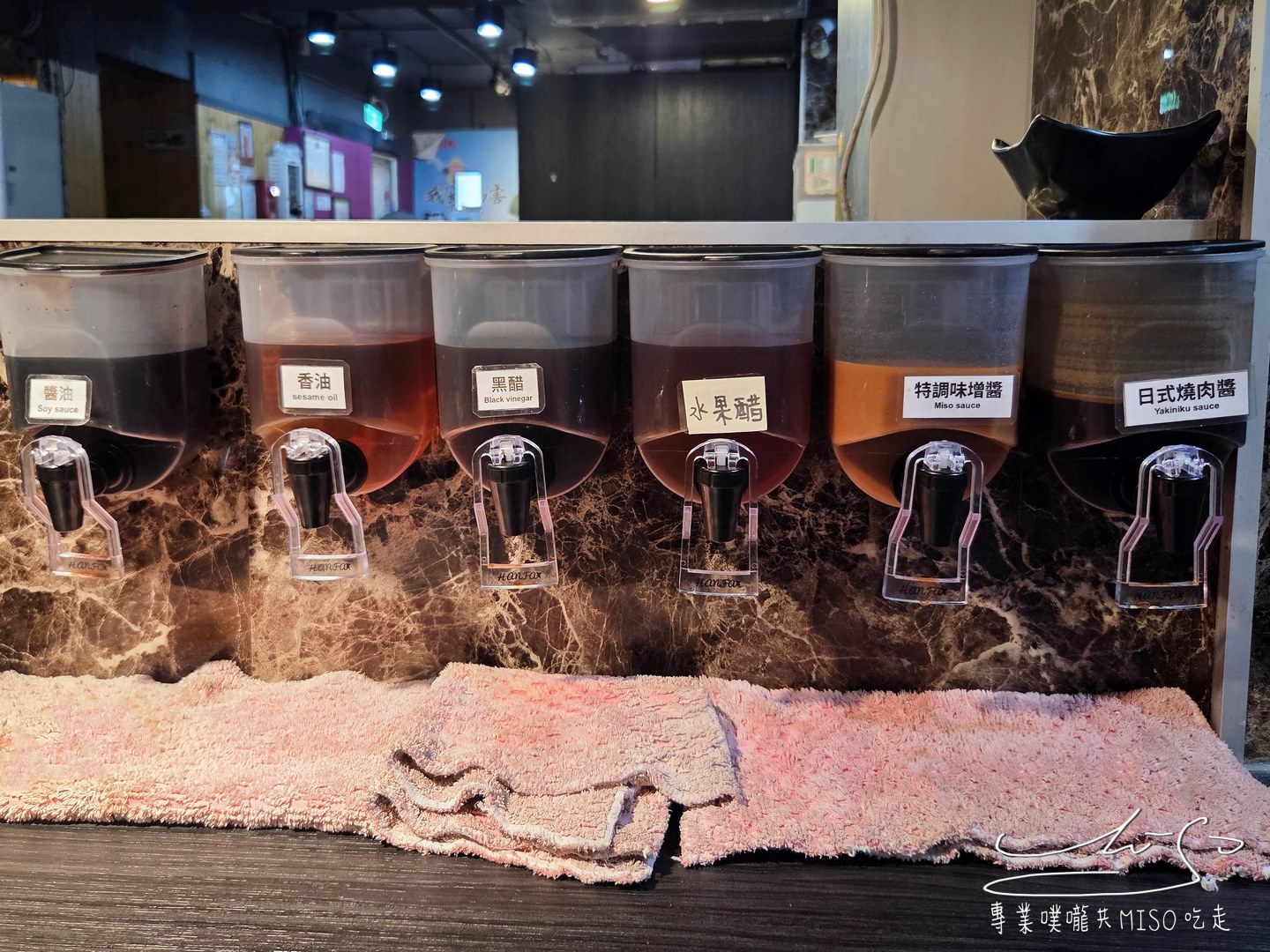 我!就厲害燒烤江翠珍饌店｜599元燒肉吃到飽，雞豬牛海鮮無限吃！蔬菜、甜點通通有，江子翠捷運站出口就到！