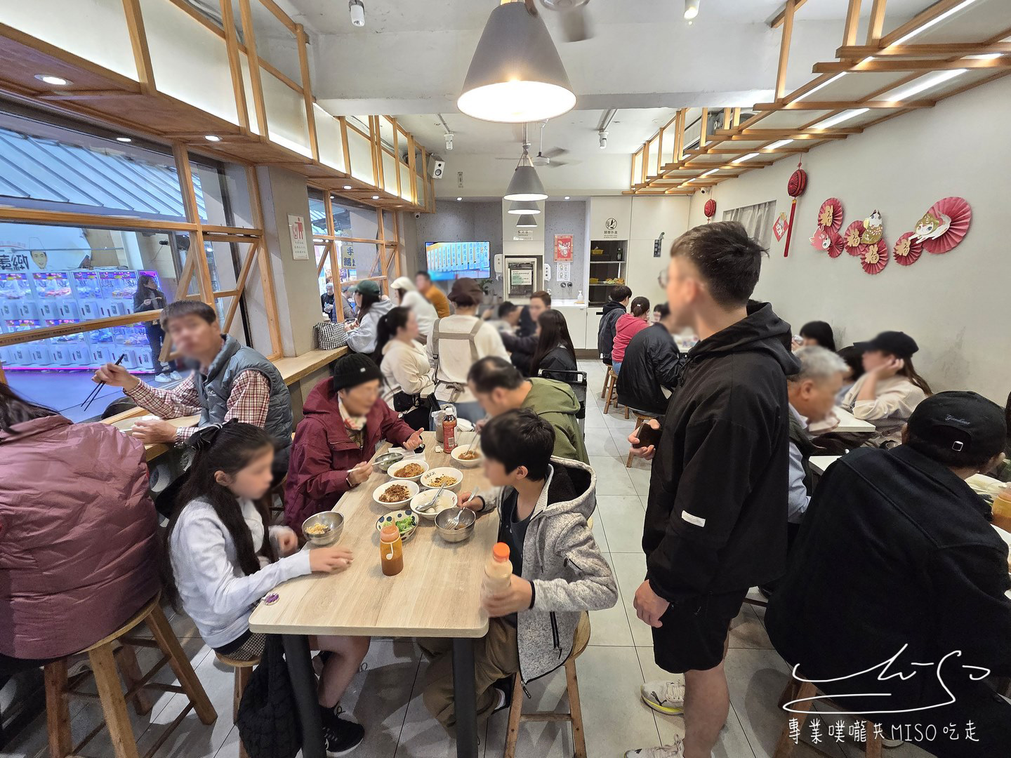 福又又淡水魚丸｜傳承逾40年的淡水魚丸老店，獨家味噌醬汁，老字號嶄新重現文青風格！