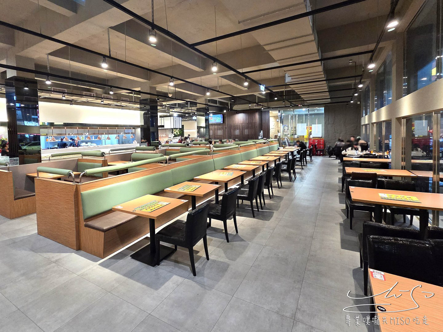 貴族世家板橋板新店|為了自助吧來的!螃蟹、蚵仔煎、豬腳、麻油雞,上百道料理多到像自助餐廳! - 第10張圖 貴族世家板橋板新店|為了自助吧來的!螃蟹、蚵仔煎、豬腳、麻油雞,上百道料理多到像自助餐廳!