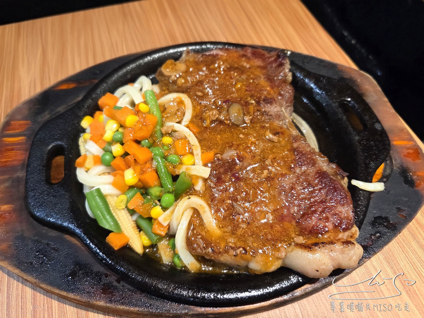 貴族世家板橋板新店|為了自助吧來的!螃蟹、蚵仔煎、豬腳、麻油雞,上百道料理多到像自助餐廳! - 第44張圖 貴族世家板橋板新店|為了自助吧來的!螃蟹、蚵仔煎、豬腳、麻油雞,上百道料理多到像自助餐廳!