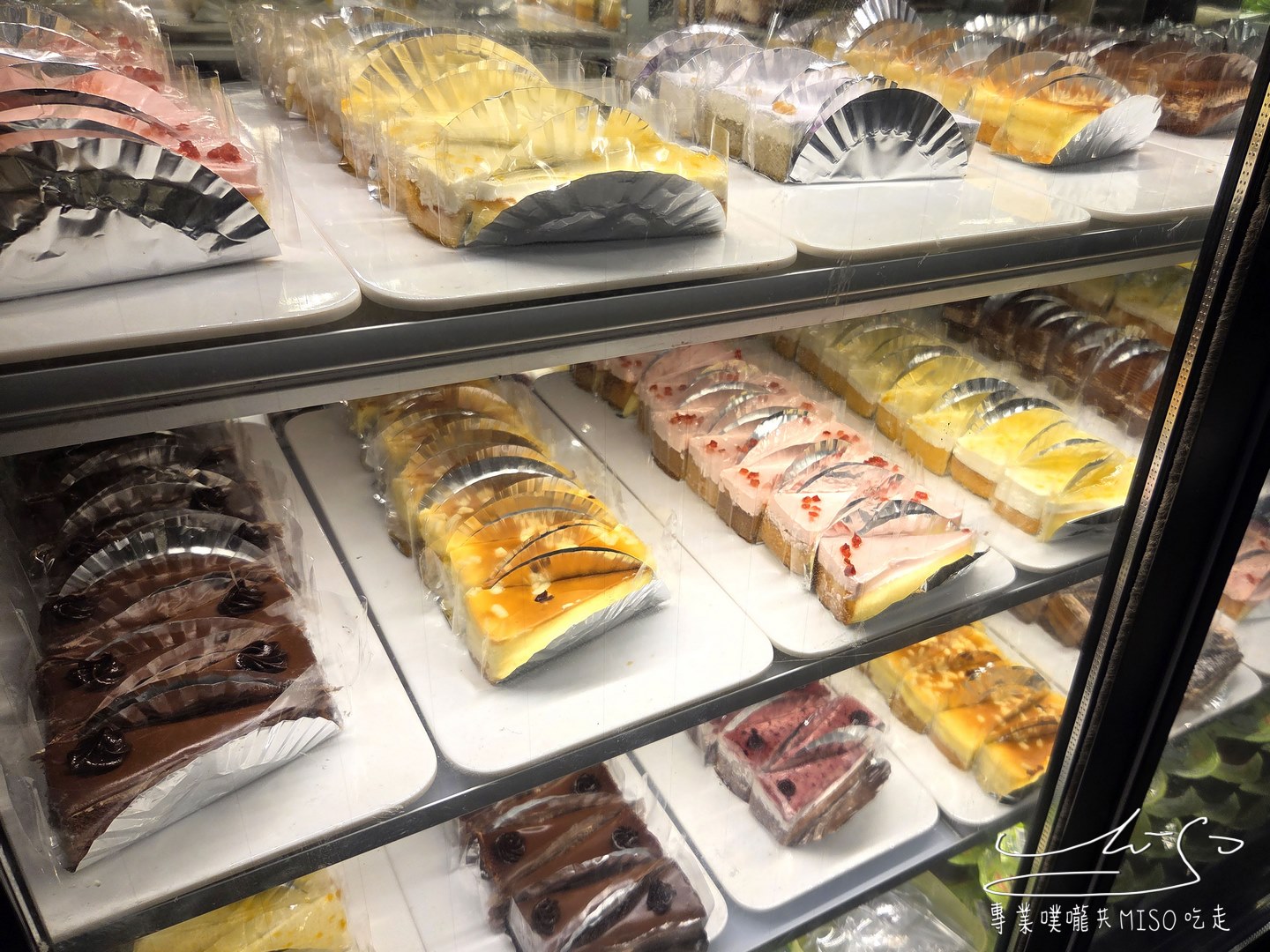 貴族世家板橋板新店|為了自助吧來的!螃蟹、蚵仔煎、豬腳、麻油雞,上百道料理多到像自助餐廳! - 第37張圖 貴族世家板橋板新店|為了自助吧來的!螃蟹、蚵仔煎、豬腳、麻油雞,上百道料理多到像自助餐廳!