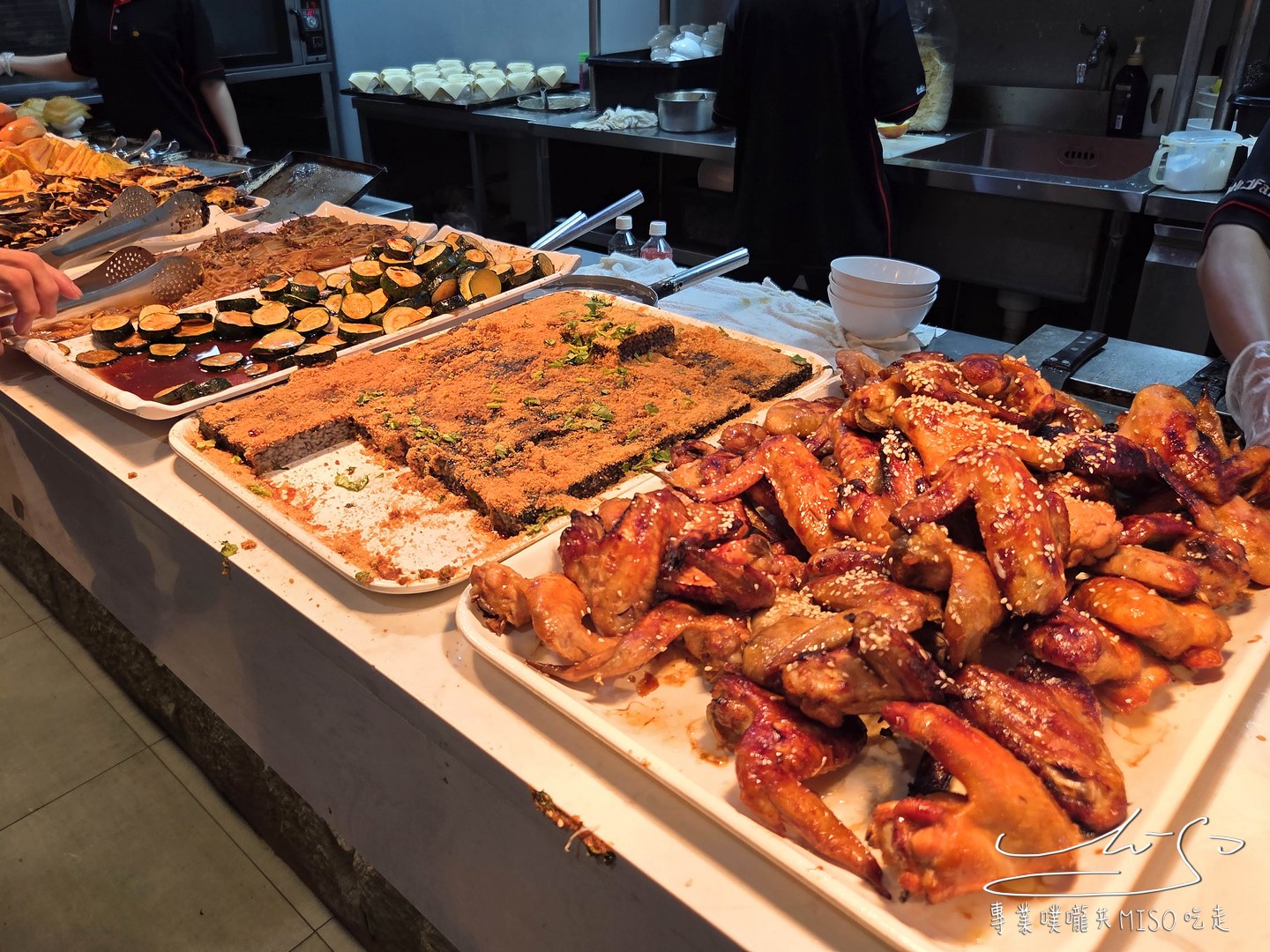 貴族世家板橋板新店|為了自助吧來的!螃蟹、蚵仔煎、豬腳、麻油雞,上百道料理多到像自助餐廳! - 第40張圖 貴族世家板橋板新店|為了自助吧來的!螃蟹、蚵仔煎、豬腳、麻油雞,上百道料理多到像自助餐廳!