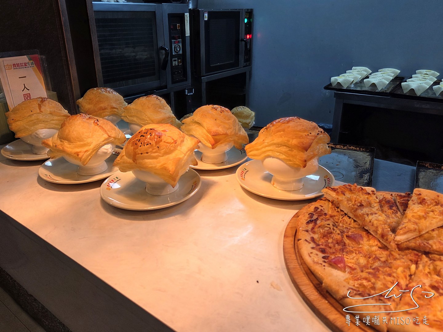 貴族世家板橋板新店|為了自助吧來的!螃蟹、蚵仔煎、豬腳、麻油雞,上百道料理多到像自助餐廳! - 第42張圖 貴族世家板橋板新店|為了自助吧來的!螃蟹、蚵仔煎、豬腳、麻油雞,上百道料理多到像自助餐廳!