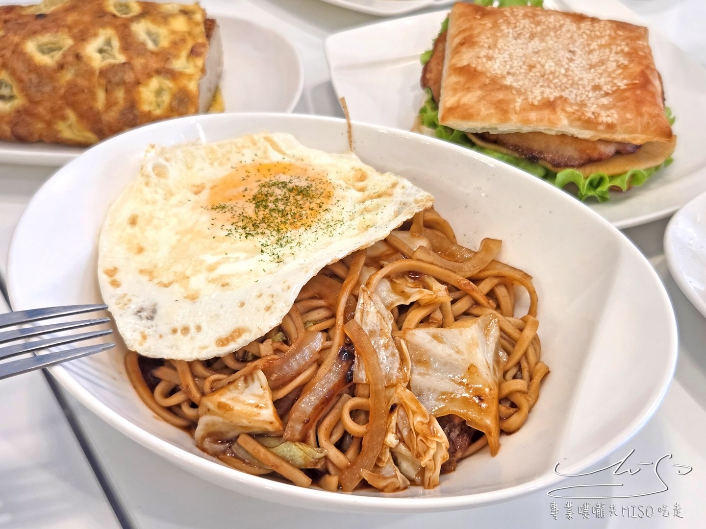 10MINS十分晨食｜隱藏版創意，厚切蘿蔔糕必點！花捲堡、奶香小油條，松江南京早午餐推薦！