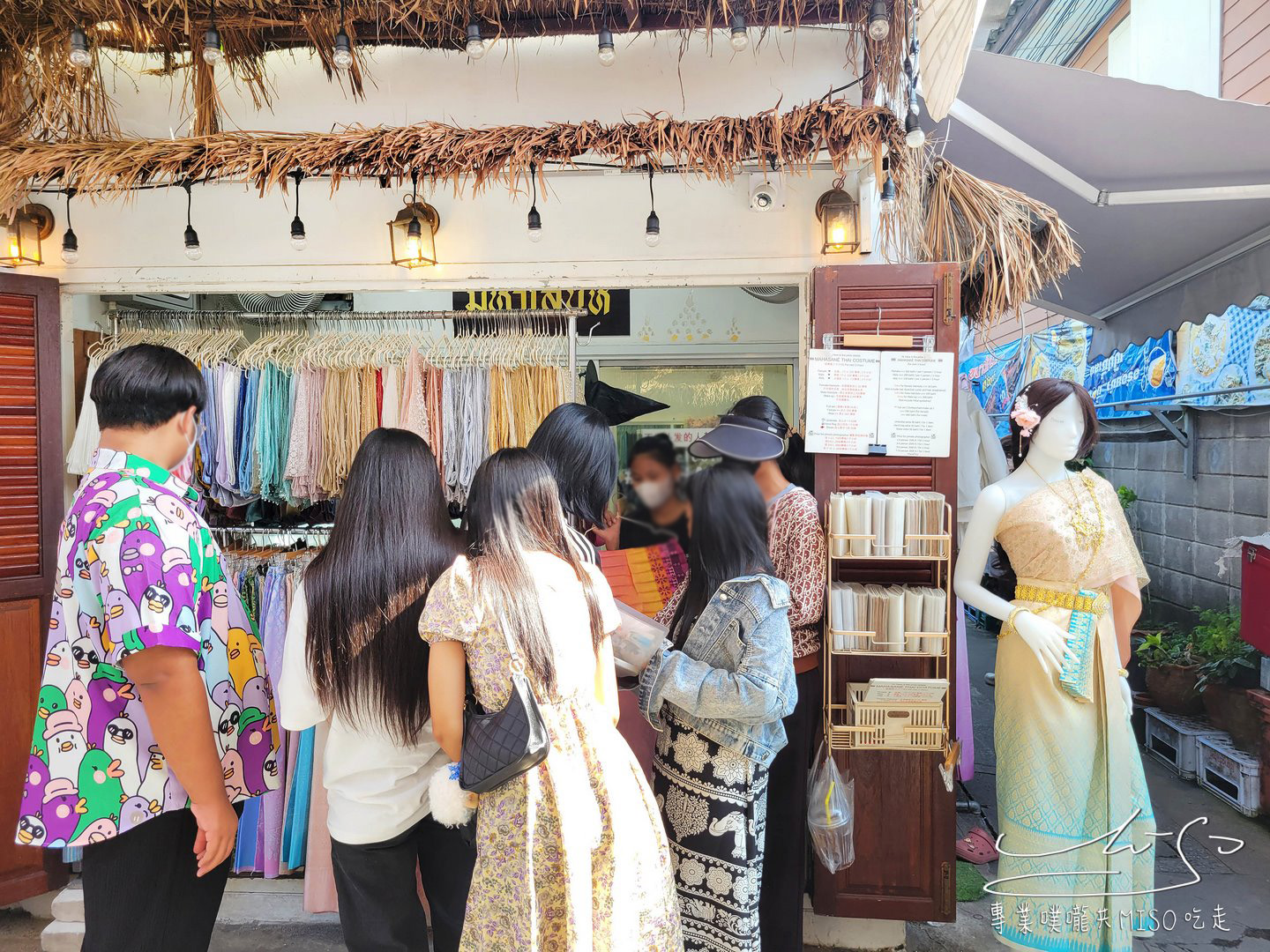 MAHASANÉ THAI COSTUME｜曼谷鄭王廟泰服推薦！泰服租借只要200元，預約方式、注意事項，文章詳細說明！