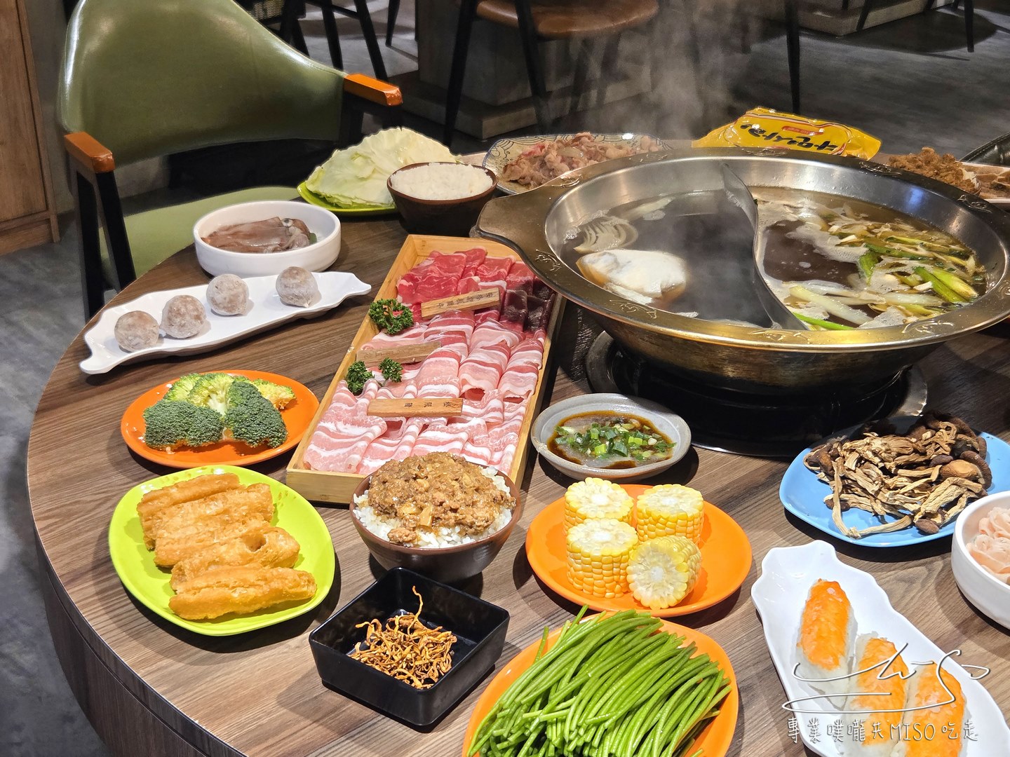 韋爐復刻食鍋巨城店|新竹巨城美食推薦!食材新鮮多樣,營業到凌晨3點,新竹聚餐宵夜首選! - 第36張圖 韋爐復刻食鍋巨城店|新竹巨城美食推薦!食材新鮮多樣,營業到凌晨3點,新竹聚餐宵夜首選!