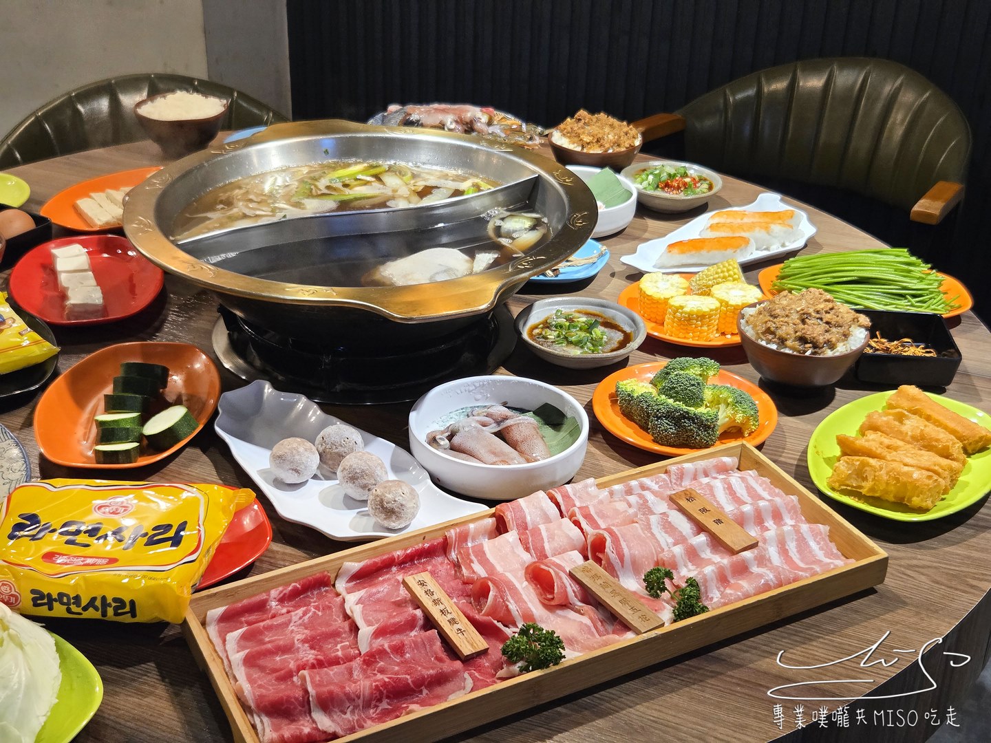 韋爐復刻食鍋巨城店|新竹巨城美食推薦!食材新鮮多樣,營業到凌晨3點,新竹聚餐宵夜首選! - 第35張圖 韋爐復刻食鍋巨城店|新竹巨城美食推薦!食材新鮮多樣,營業到凌晨3點,新竹聚餐宵夜首選!