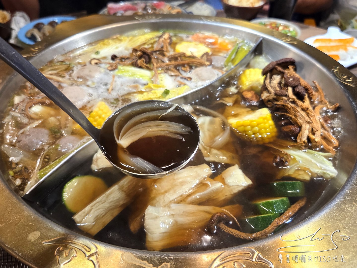韋爐復刻食鍋巨城店|新竹巨城美食推薦!食材新鮮多樣,營業到凌晨3點,新竹聚餐宵夜首選! - 第27張圖 韋爐復刻食鍋巨城店|新竹巨城美食推薦!食材新鮮多樣,營業到凌晨3點,新竹聚餐宵夜首選!