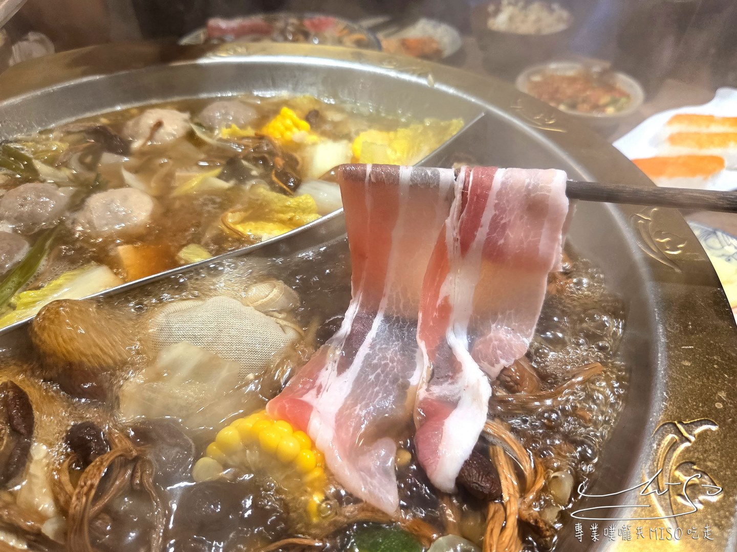 韋爐復刻食鍋巨城店|新竹巨城美食推薦!食材新鮮多樣,營業到凌晨3點,新竹聚餐宵夜首選! - 第30張圖 韋爐復刻食鍋巨城店|新竹巨城美食推薦!食材新鮮多樣,營業到凌晨3點,新竹聚餐宵夜首選!