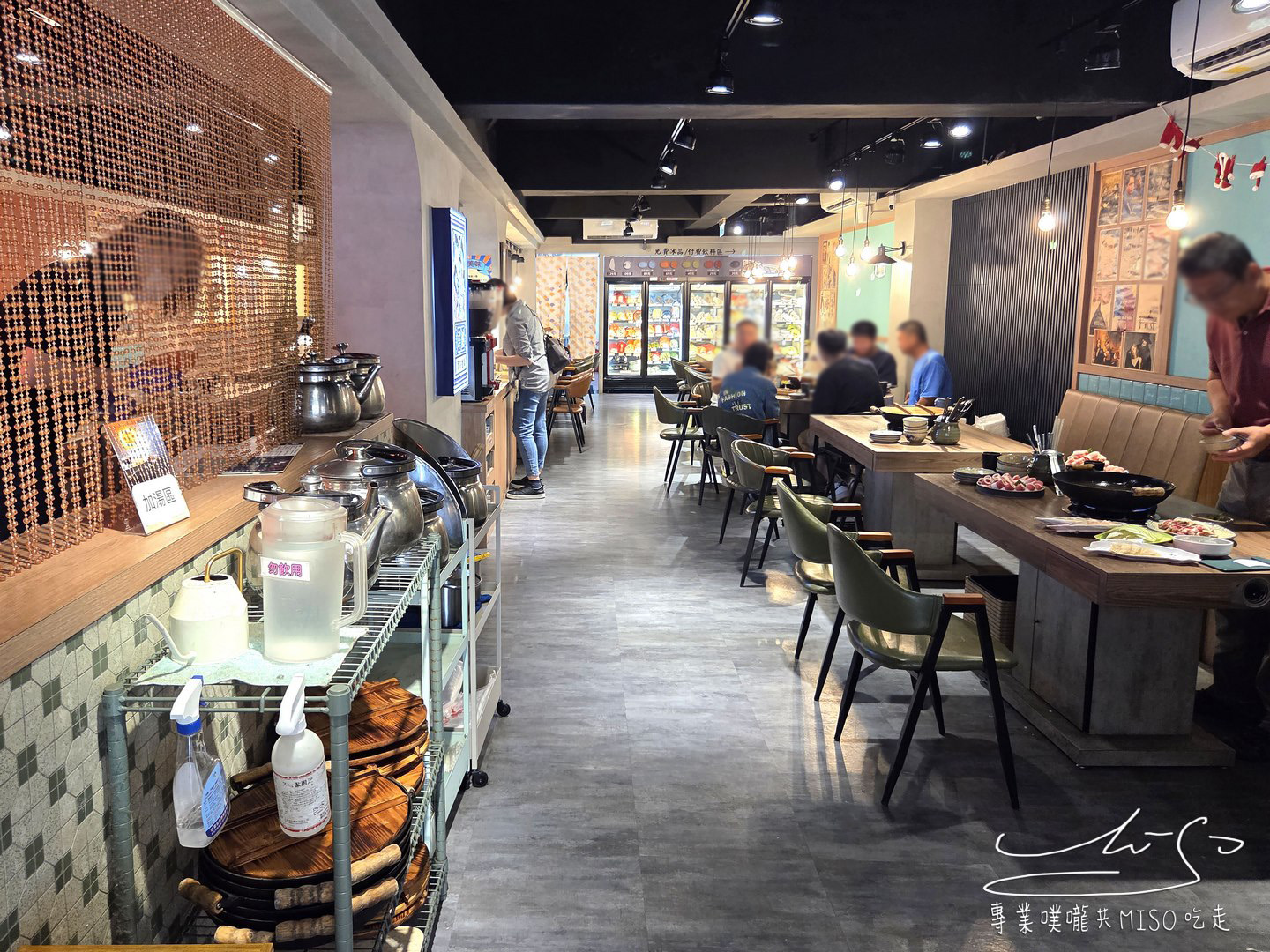 韋爐復刻食鍋巨城店|新竹巨城美食推薦!食材新鮮多樣,營業到凌晨3點,新竹聚餐宵夜首選! - 第6張圖 韋爐復刻食鍋巨城店|新竹巨城美食推薦!食材新鮮多樣,營業到凌晨3點,新竹聚餐宵夜首選!
