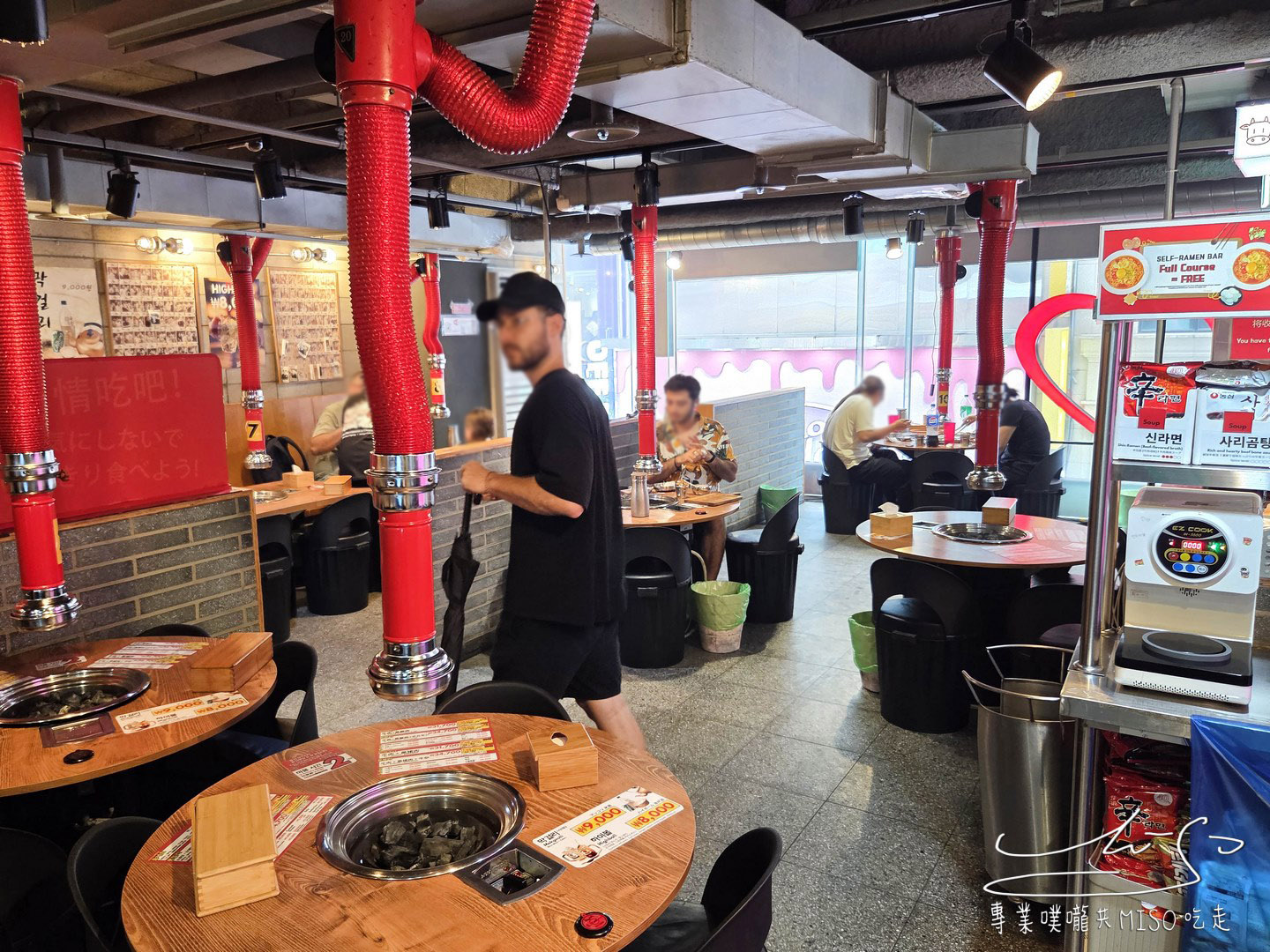 Mongvely|明洞烤肉吃到飽!牛肉無限續,台幣880冷麵、大醬湯、泡麵、飲料任你吃! - 第5張圖 Mongvely|明洞烤肉吃到飽!牛肉無限續,台幣880冷麵、大醬湯、泡麵、飲料任你吃!