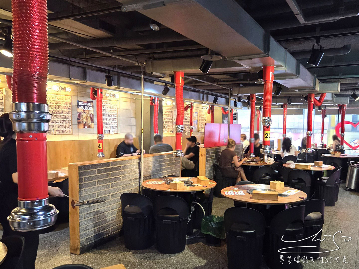 Mongvely|明洞烤肉吃到飽!牛肉無限續,台幣880冷麵、大醬湯、泡麵、飲料任你吃! - 第3張圖 Mongvely|明洞烤肉吃到飽!牛肉無限續,台幣880冷麵、大醬湯、泡麵、飲料任你吃!