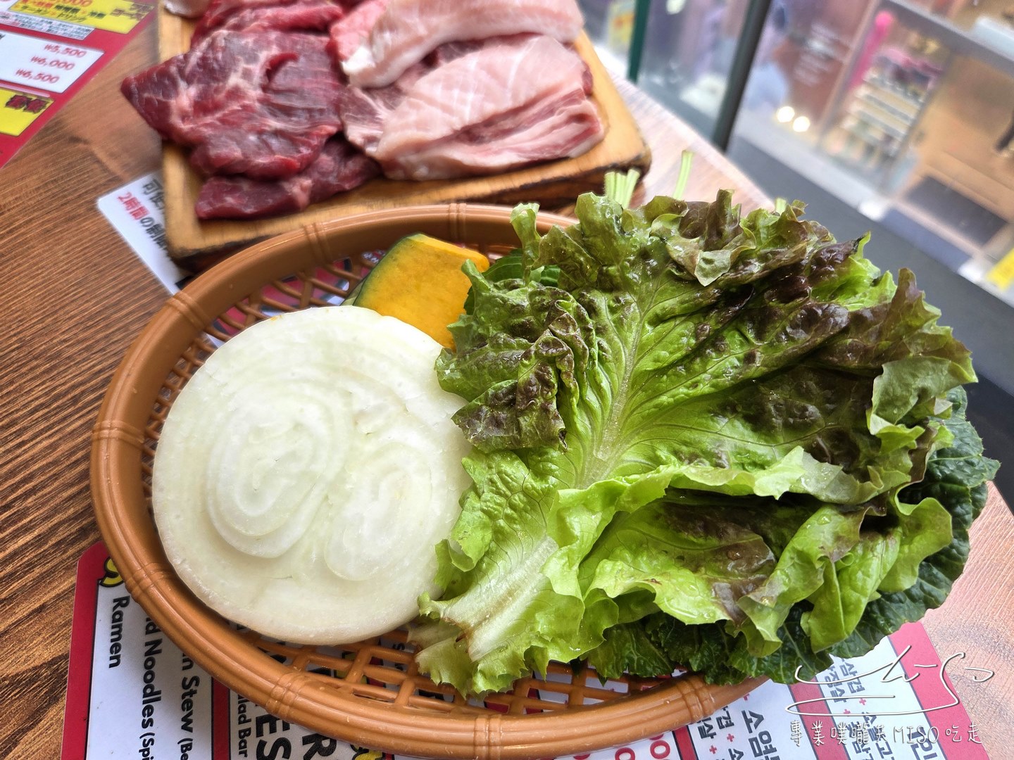 Mongvely|明洞烤肉吃到飽!牛肉無限續,台幣880冷麵、大醬湯、泡麵、飲料任你吃! - 第23張圖 Mongvely|明洞烤肉吃到飽!牛肉無限續,台幣880冷麵、大醬湯、泡麵、飲料任你吃!