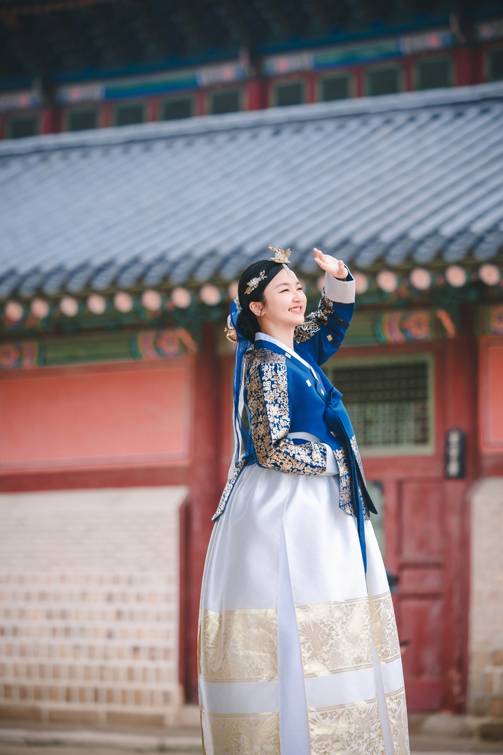 首爾景福宮韓服推薦｜韓服STAR租借體驗，中文服務+造型攝影一次搞定，步行3分鐘抵達景福宮！