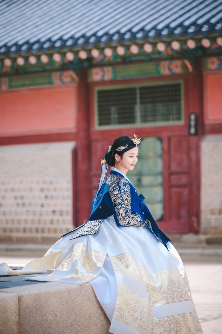 首爾景福宮韓服推薦｜韓服STAR租借體驗，中文服務+造型攝影一次搞定，步行3分鐘抵達景福宮！