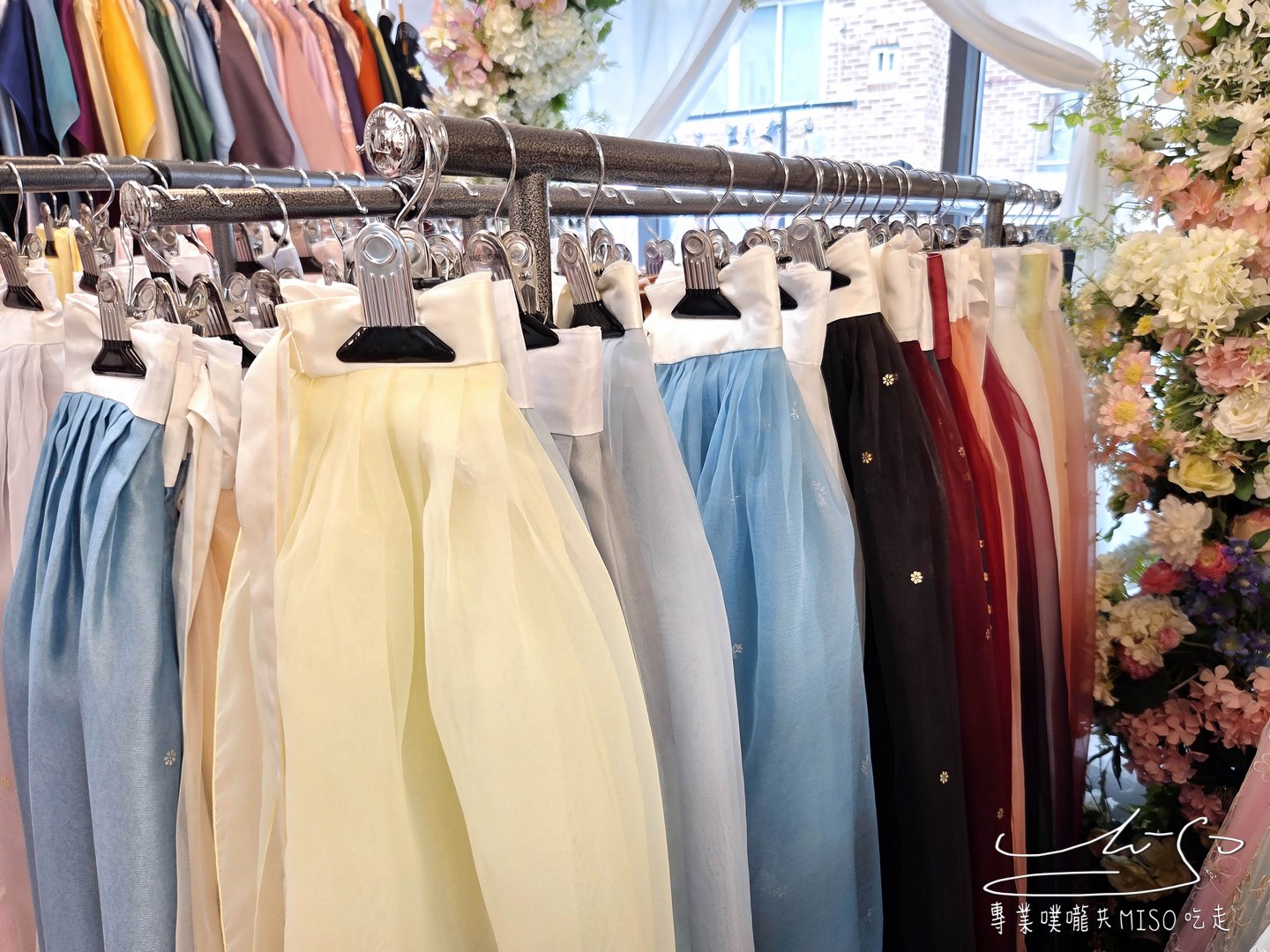 首爾景福宮韓服推薦｜韓服STAR租借體驗，中文服務+造型攝影一次搞定，步行3分鐘抵達景福宮！