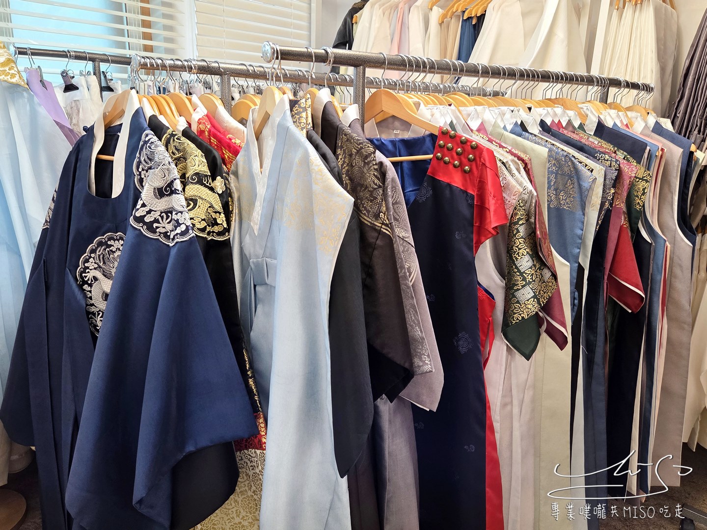首爾景福宮韓服推薦｜韓服STAR租借體驗，中文服務+造型攝影一次搞定，步行3分鐘抵達景福宮！